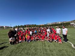 Milli futbolcu Cengiz Ünder, yetiştiği kulüpte gençlerle buluştu