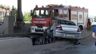 Tuzla’da gişelerde beton bariyere çarpan otomobilin sürücüsü öldü