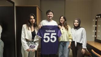 Sanatçı Tuğkan, Samsun’da gençlerle buluştu