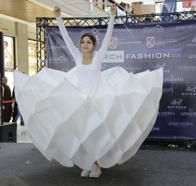 Mimarlık ve tasarım fakültesi öğrencilerinden, moda defilesi