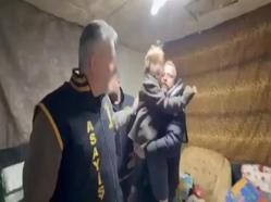 Nazar'ı 7 yıl harabe evde alıkoyan babaannesiyle ona yardım eden 5 akrabası, ‘insan ticareti’nden yargılanacak