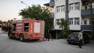 Nusaybin’de, yangında mahsur kalan anne ile çocuğunu itfaiye kurtardı