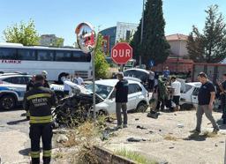 Çorlu'da iki otomobil çarpıştı; 2 yaralı