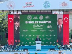 Gençlik ve Spor Bakanı Bak, Bahçelievler'deki bisiklet dağıtım törenine katıldı