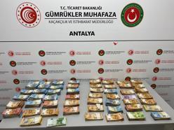 Antalya Havalimanı'nda bebek bezleri içine gizlenmiş 381 bin 750 avro ele geçirildi
