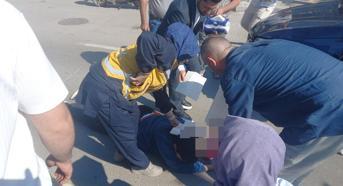 112 çalışanı mesai sonrası evine giderken kazayı görüp, yaralıya müdahale etti
