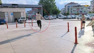 Polisten kaçan şüpheli, yakalanınca ‘Sen dur dedin durdum ağabey’ dedi