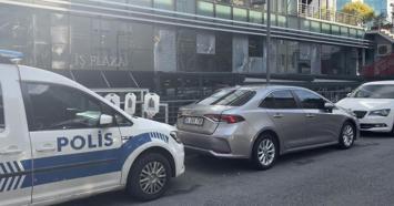 Beykoz'da iş merkezine silahlı saldırı; şüpheliler motosikletle kaçtı