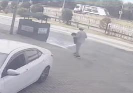 Sultangazi'de iş yerine silahlı saldırı kamerada