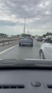 Eyüpsultan’da trafikte 'önüme kırdın' kavgası: Otoyolda araçtan inip kadın sürücüye saldırdı