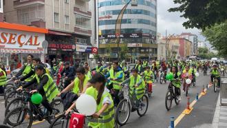 Niğde'de 13'üncü Geleneksel Yeşilay Bisiklet Turu