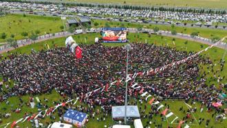 Kayseri’de milli maç heyecanı, dev ekranda yaşandı