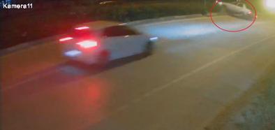 Bursa'da takla atan otomobil sürücüsü için esnaf seferber oldu; kaza anı kamerada