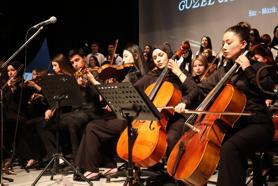 Liselilerden yıl sonu konseri