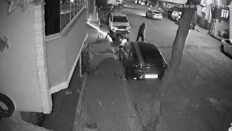 Esenyurt’ta iki grup arasında silahlı çatışma kamerada