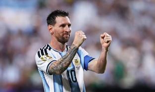 Messi’nin hat-tricki Arjantin’e galibiyeti getirdi; Arjantin-Cezayir:3-0