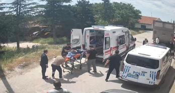 Geri giden kamyonun çarptığı kadın öldü; kaza kamerada