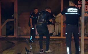 İş yerini yanarken görünce gözyaşlarını tutamadı