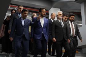 Tamer Karadağlı ‘Alev Alatlı Şehir Kütüphanesi ve Tiyatro Binası’nı ziyaret etti