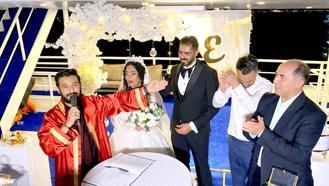 Evliliklerde 'tiyatral nikah' dönemi