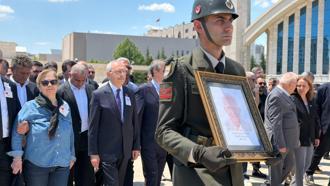 Kemal Kılıçdaroğlu, cenaze törenine katıldı