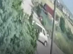 Ankara'da skuter ile giderken hafif ticari aracın çarptığı çocuk öldü, kaza anı kamerada
