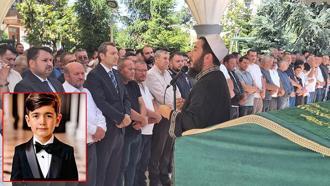 Bisikletiyle bakkala giderken kazada ölen 11 yaşındaki Alper, toprağa verildi