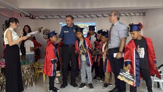 Tekirdağ Emniyet Müdürü Turanlı, öğrencilerin karne heyecanına ortak oldu