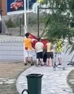Düşen Türk bayrağına çocuklar sahip çıktı
