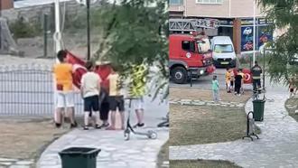 Düşen Türk bayrağına çocuklar sahip çıktı