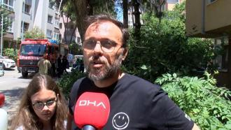 Kadıköy’de rüzgar nedeniyle kopan ağaç dalı otomobilin üzerine düştü