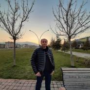 Devrilen traktörün sürücüsü öldü