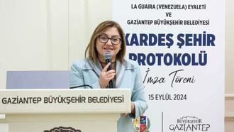 Fatma Şahin, bir maaşını Venezuela'ya bağışladı