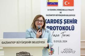 Fatma Şahin, bir maaşını Venezuela'ya bağışladı