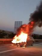 Çatalca'da yanan elektrikli otomobilin sürücüsü: Ailemi bir buçuk dakika arayla kurtardım
