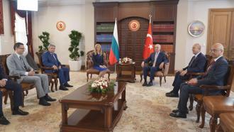 TBMM Başkanı Kurtulmuş, Bulgaristan Ulusal Meclisi Başkanı Dotsova ile görüştü