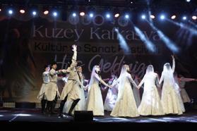 Kafkas kültürünün renkleri Sivas'ta sahnelendi