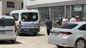 500 bin TL alacağı için emlakçıyı bacağından vurdu