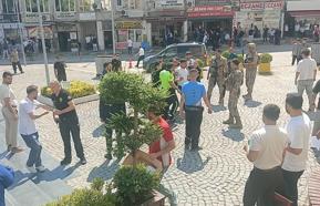 Bursa Adliyesi'nde kavga; 1'i polis 3 yaralı, 5 gözaltı