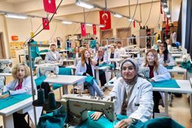 Edirne’de üniversite öğrencileri hastanenin tekstil ihtiyacını karşılıyor