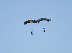 Erzincan'da sporcuların wingsuit e base jump atlayışı nefes kesti