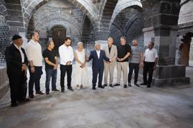 Başkan Büyükkılıç’tan, restorasyonu tamamlanan 5 asırlık bedestende inceleme