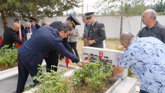 Şarkışla'da protokolden şehitlik ziyareti