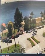 Geri giden araca bakan sürücü hafif ticari aracıyla önündeki otomobile çarptı; kaza kamerada