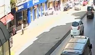 Gaziosmanpaşa'da cip iş yerine daldı; kaza kamerada