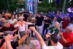 Korkuteli Varsak Yaylası'nda vişne şenliği