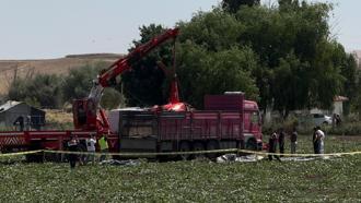 Ankara'da eğitim helikopteri düştü; 1 ölü, 1 yaralı (6)