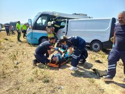 Manisa'da iki minibüs çarpıştı; 1 ölü, 11 yaralı