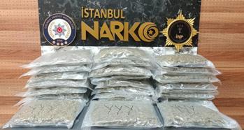 Tuzla'da 2 araca düzenlenen operasyonda 27 kilogram uyuşturucu ele geçirildi