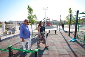 Çeşme'de park ve spor alanları yenileniyor